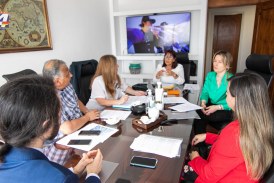 Diputada Nancy Núñez encabeza grupo con empresarios y profesionales para analizar temas como “el trabajo, la producción, y el emprendedurismo”